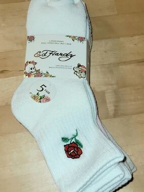 Ed Hardy White Crew Socks with Embroidered Red Rose - 5 Pair Pack